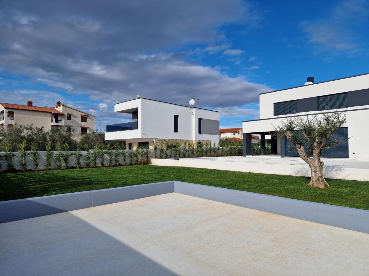 Amazing Private Villa With Outdoor Swimming Pool In Воднян Екстериор снимка